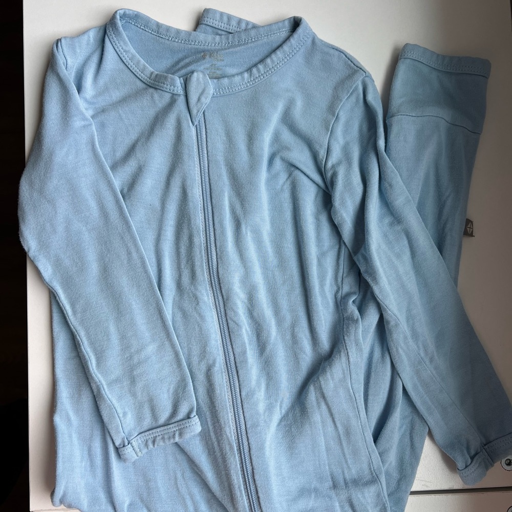 Kyte baby zippered long sleeve romper